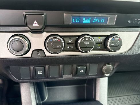 Used 2021 Toyota Tacoma SR AWD/4WD image 15