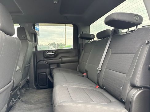 Used 2022 Chevrolet Silverado 2500 Custom w/ Custom Convenience Package AWD/4WD image 15
