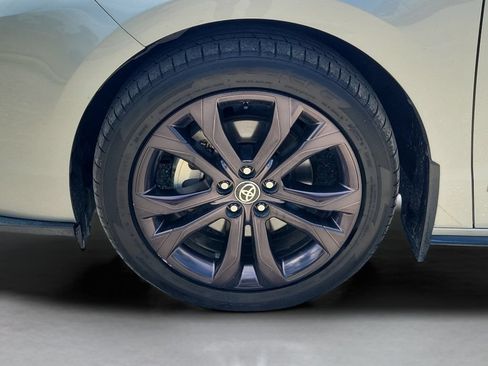 Used 2021 Toyota Sienna XSE FWD image 28