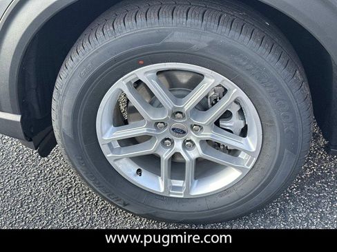 New 2026 Ford Explorer Active RWD image 11