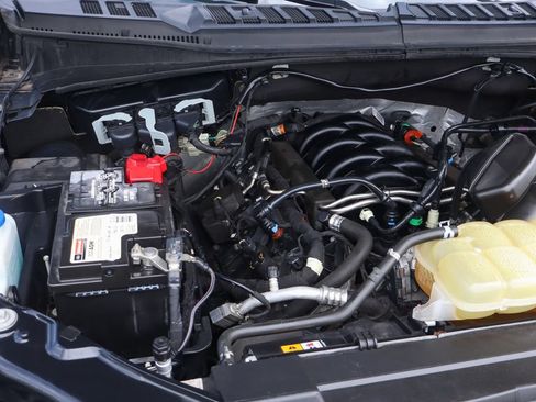 Used 2020 Ford F150 XLT w/ Equipment Group 302A Luxury AWD/4WD image 14