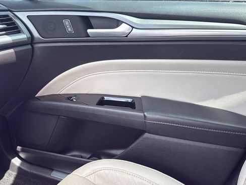 Used 2016 Ford Fusion Titanium FWD image 23