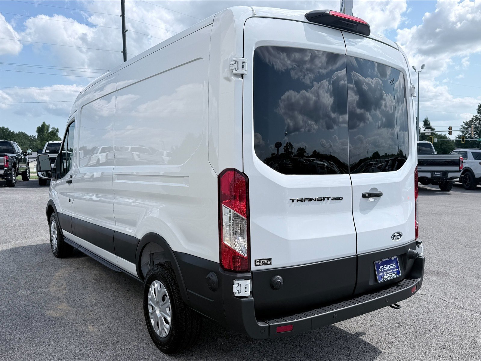 New 2026 Ford Transit 250 148 Medium Roof RWD image 5