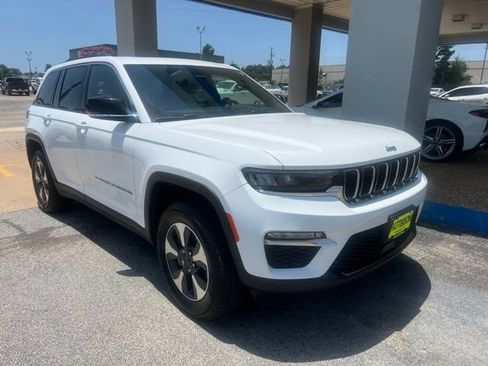 Used 2024 Jeep Grand Cherokee Limited 4xe AWD/4WD image 2