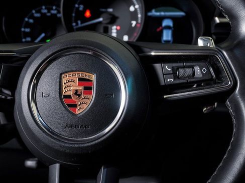 Used 2023 Porsche Macan image 19