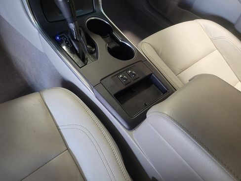 Used 2015 Toyota Camry XLE image 26