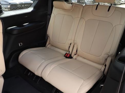 New 2026 Jeep Grand Cherokee L Limited w/ Luxury Tech Group II AWD/4WD image 47