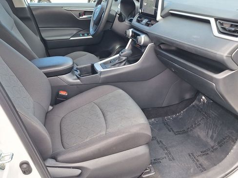 Used 2024 Toyota RAV4 XLE image 25