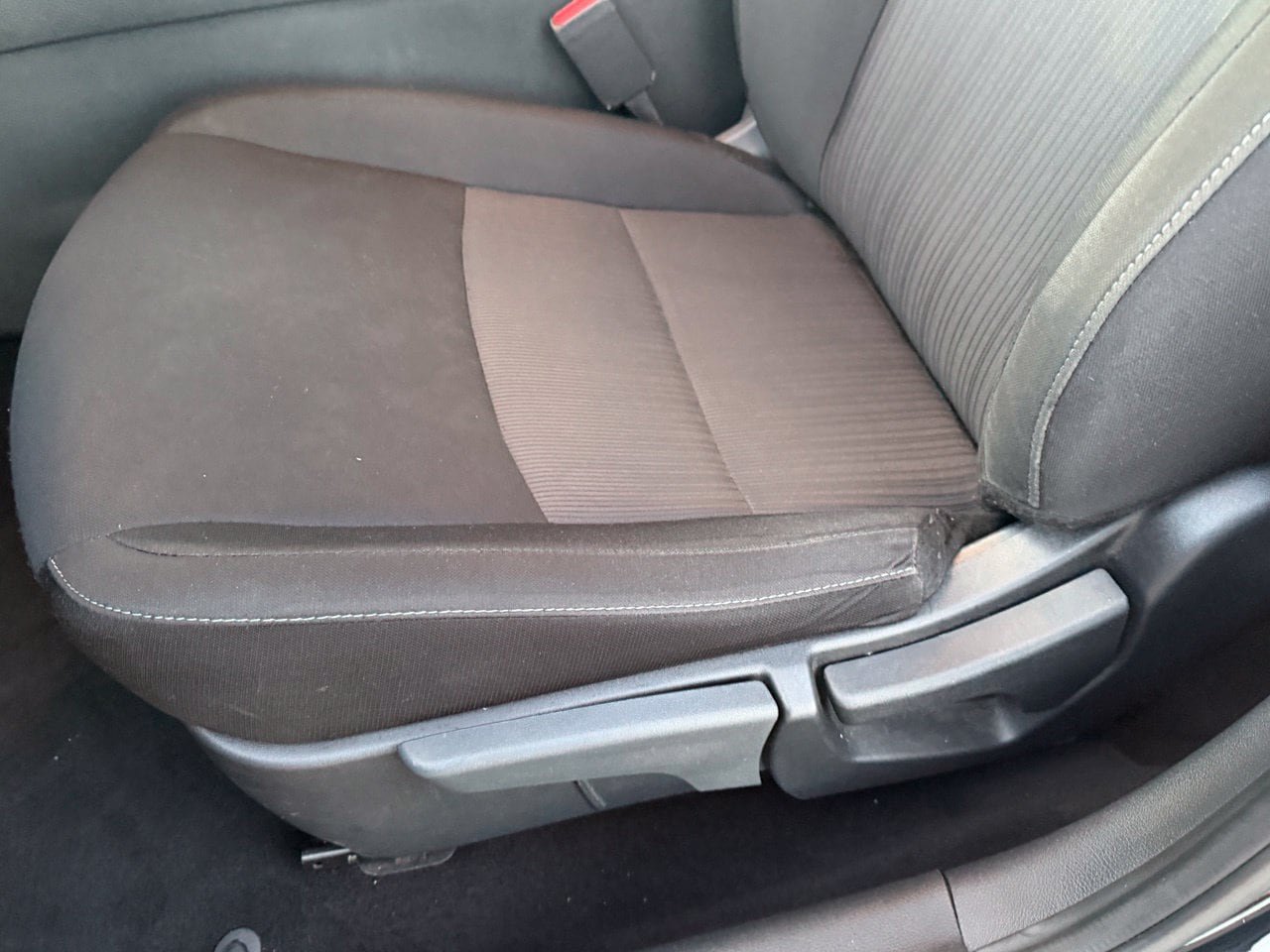 Certified 2025 Nissan Sentra SV FWD image 30