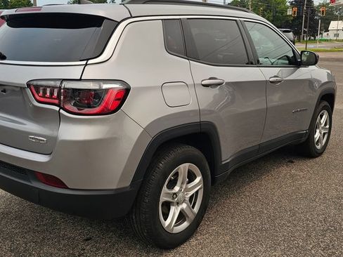 Used 2024 Jeep Compass Latitude AWD/4WD image 8