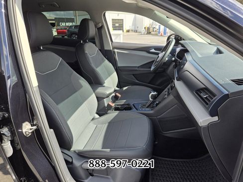 Certified 2024 Volkswagen Taos SE w/ MDO Package image 18