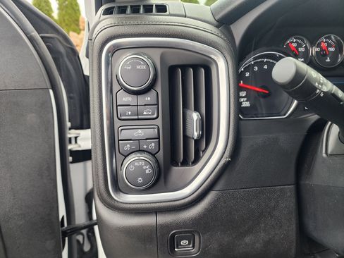 Used 2021 Chevrolet Silverado 1500 LT image 27