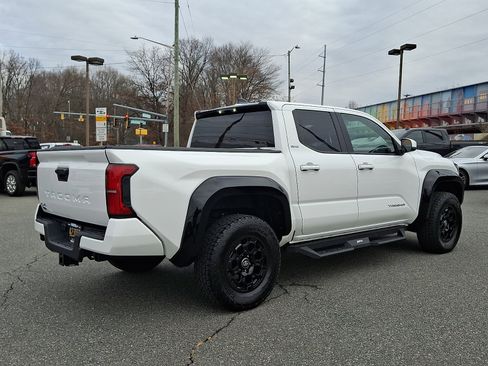 Used 2024 Toyota Tacoma TRD Off-Road image 6