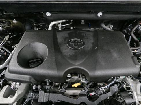 Used 2022 Toyota RAV4 XLE image 14