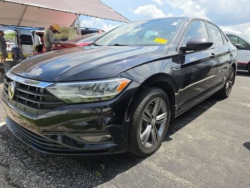 Used 2019 Volkswagen Jetta R-Line w/ R-Line Cold Weather Package FWD image 6