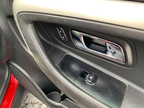 Used 2013 Ford Taurus SEL image 35