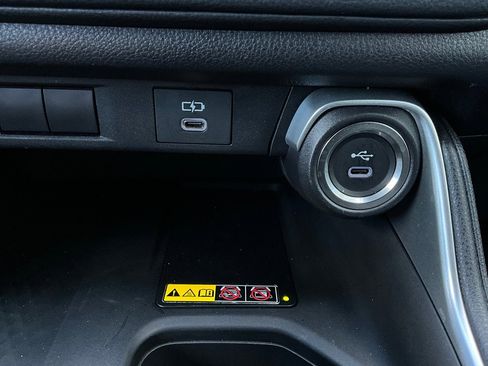 Used 2025 Toyota Grand Highlander FWD image 27