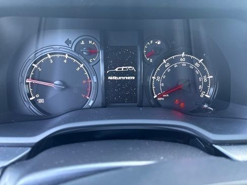 Used 2021 Toyota 4Runner SR5 Premium w/ Moonroof Package AWD/4WD image 40