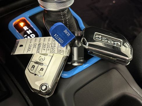 Used 2024 Jeep Wrangler Unlimited w/ Convenience Group image 23