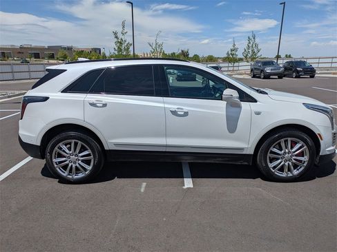 Used 2022 Cadillac XT5 Sportv w/ Technology Package image 2