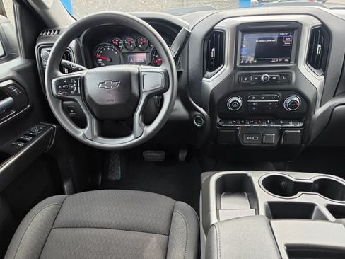 Used 2025 Chevrolet Silverado 1500 Custom Trail Boss w/ Turbomax Blackout Package AWD/4WD image 19