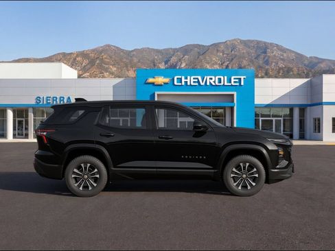 New 2026 Chevrolet Equinox LT FWD image 3