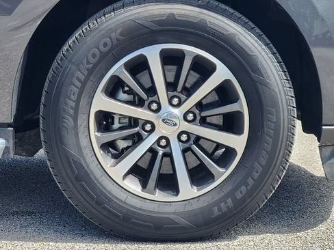 Used 2020 Ford Expedition XLT w/ Equipment Group 202A RWD image 10