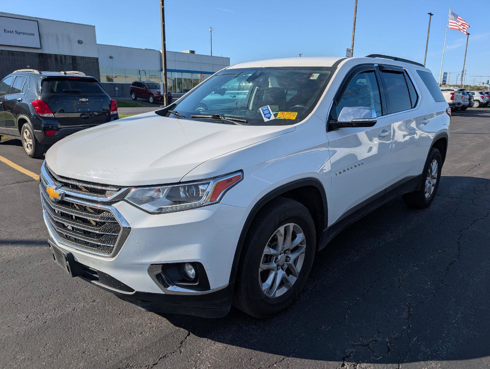 Used 2020 Chevrolet Traverse LT w/ Driver Confidence II Package AWD/4WD image 4