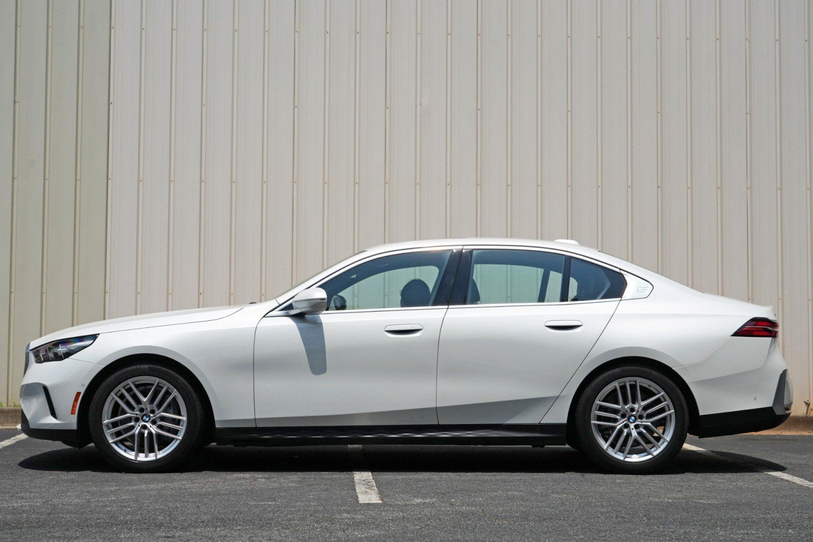 Used 2024 BMW 540i xDrive w/ Convenience Package AWD/4WD image 9