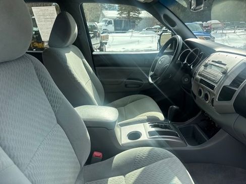 Used 2011 Toyota Tacoma 4x4 Double Cab w/ SR5 Pkg #2 image 28