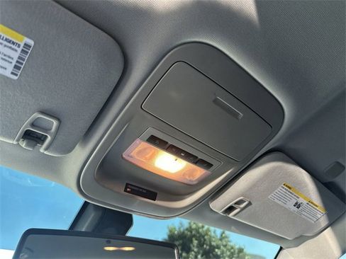 Used 2019 Chevrolet Colorado ZR2 image 16