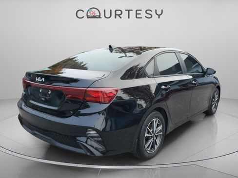 Certified 2023 Kia Forte LXS image 3