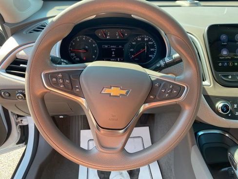 Used 2024 Chevrolet Malibu LT FWD image 17