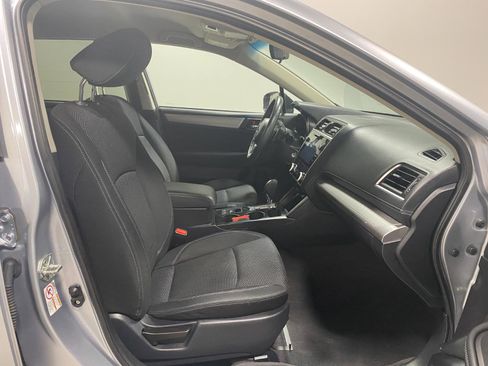 Used 2018 Subaru Outback 2.5i Premium image 12