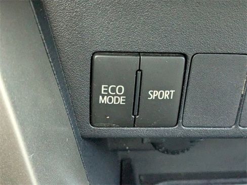 Used 2013 Toyota RAV4 LE image 21