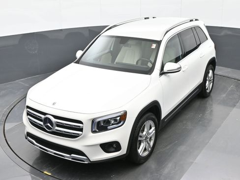 Used 2020 Mercedes-Benz GLB 250 image 29