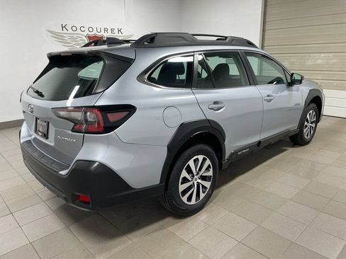 Used 2024 Subaru Outback AWD/4WD image 6