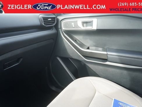 Used 2023 Ford Explorer 4WD image 32