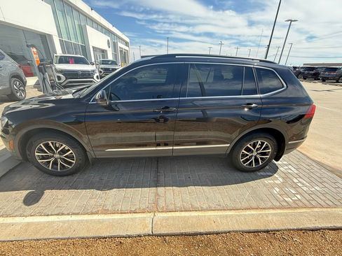 Used 2018 Volkswagen Tiguan image 1