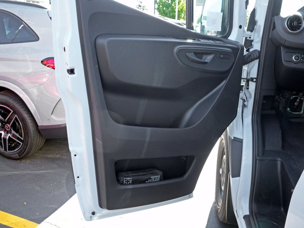 Used 2026 Mercedes-Benz Sprinter 2500 image 9