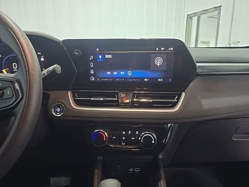 Used 2024 Chevrolet TrailBlazer LT image 30