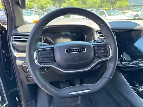Used 2022 Jeep Wagoneer Series II AWD/4WD image 13