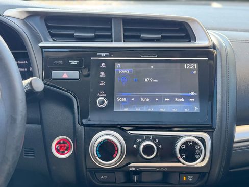 Used 2018 Honda Fit EX image 17