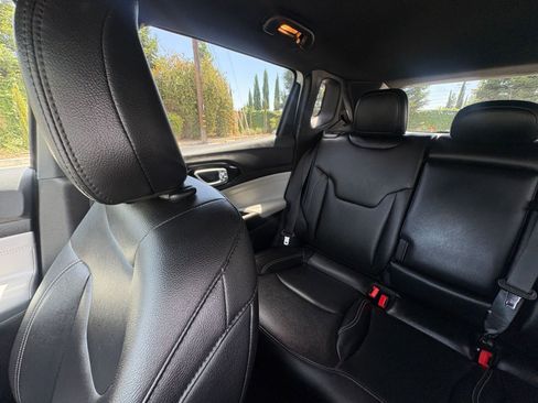 Used 2025 Jeep Compass Limited AWD/4WD image 40
