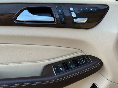 Used 2017 Mercedes-Benz GLS 450 4MATIC image 19