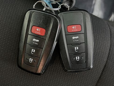 Used 2022 Toyota Corolla LE FWD image 36