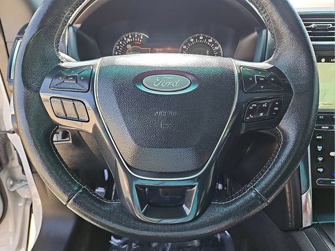 Used 2018 Ford Explorer Platinum AWD/4WD image 24