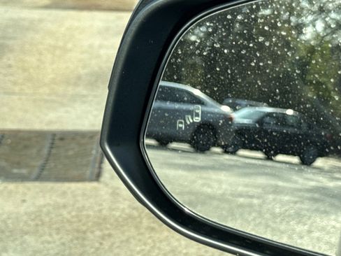 Used 2026 Toyota Corolla Cross LE image 17