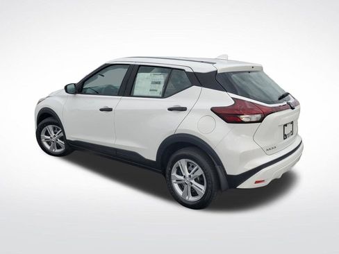 New 2025 Nissan Kicks Play S image 4