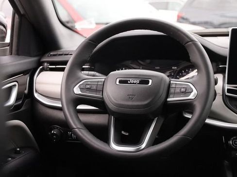 Used 2025 Jeep Compass Limited AWD/4WD image 23